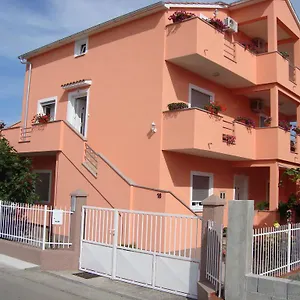 niko-apartment.hotelinzadar.com/